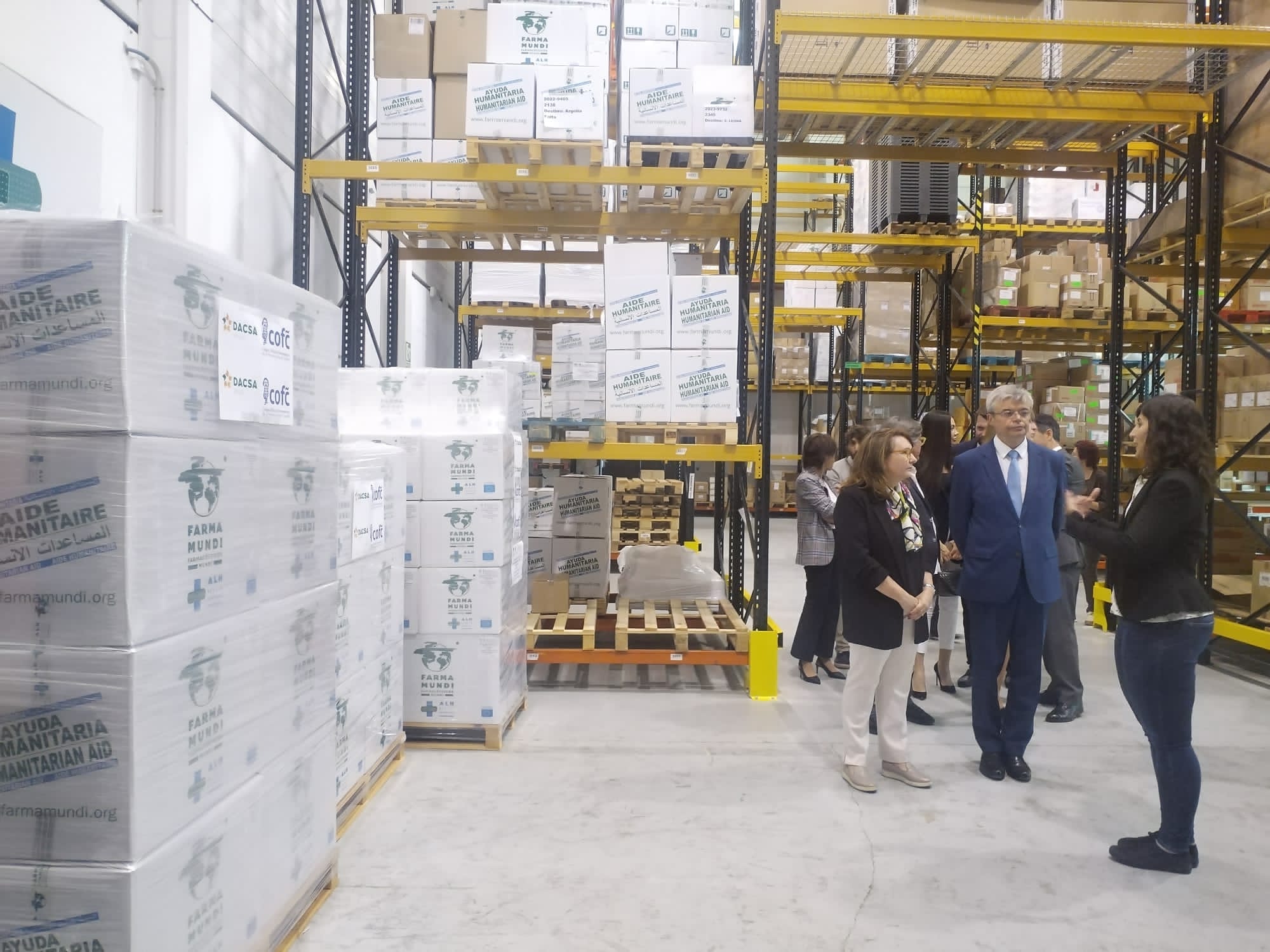 El embajador de Ucrania en España visita Farmamundi con motivo de un nuevo envío de medicamentos al Hospital Infantil de Odesa 