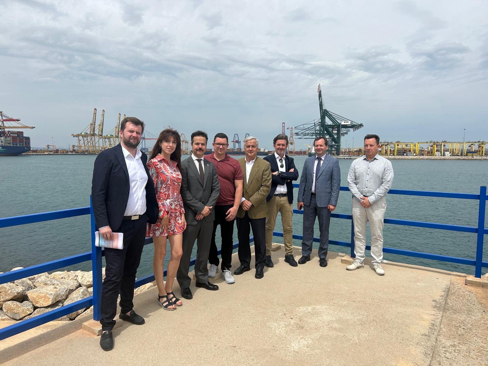 El Puerto de Valencia recibe la visita de una delegación de Ucrania